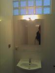 inpandige badkamer met extra licht en ventilatie