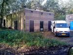 de zij ingangen met de parkeerplaats