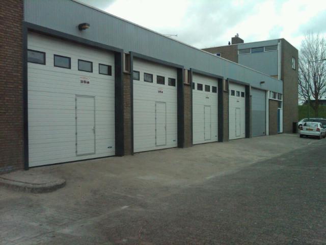 3133KE  Vlaardingen  Bellstr . 13  , de nw bestrating is klaar !